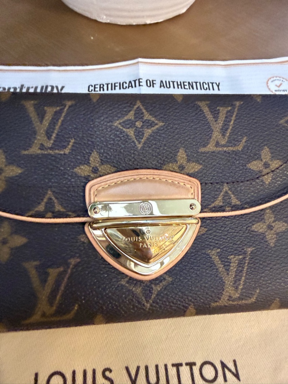 Louis Vuitton Monogram Canvas Eugene wallet with Gold Hardware and Natural Trim - Picture 3 of 5
